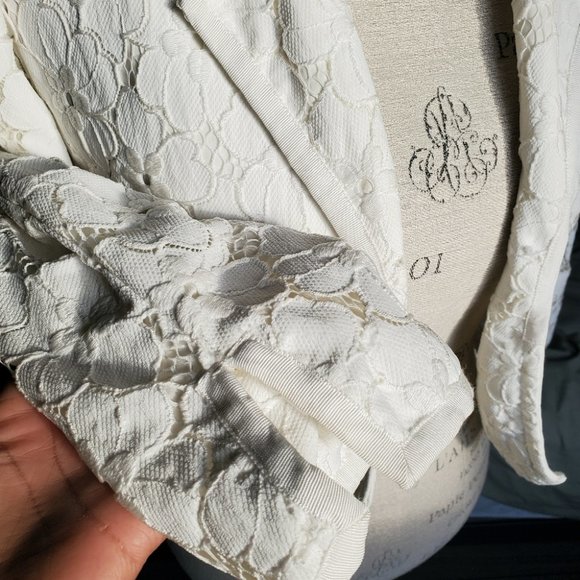 LUISA SPAGNOLI | Floral Lace  White Bridal White Collared Blazer - Picture 5 of 11